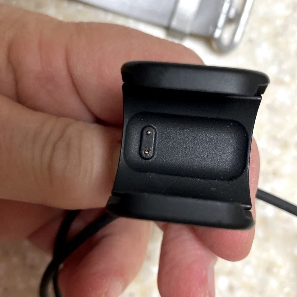 Fitbit Charge 4 charger cord and replacement wristbands (Large Women)